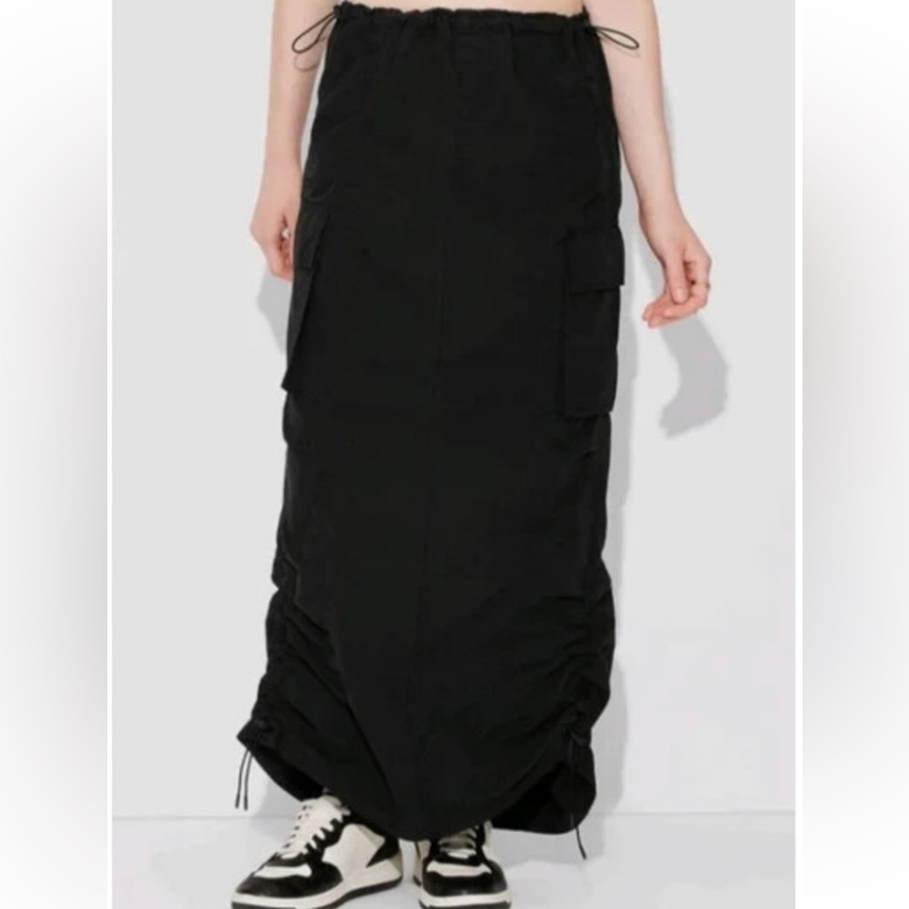 Black Ruched Gathered Cargo Maxi Skirt - Picture 4 of 4